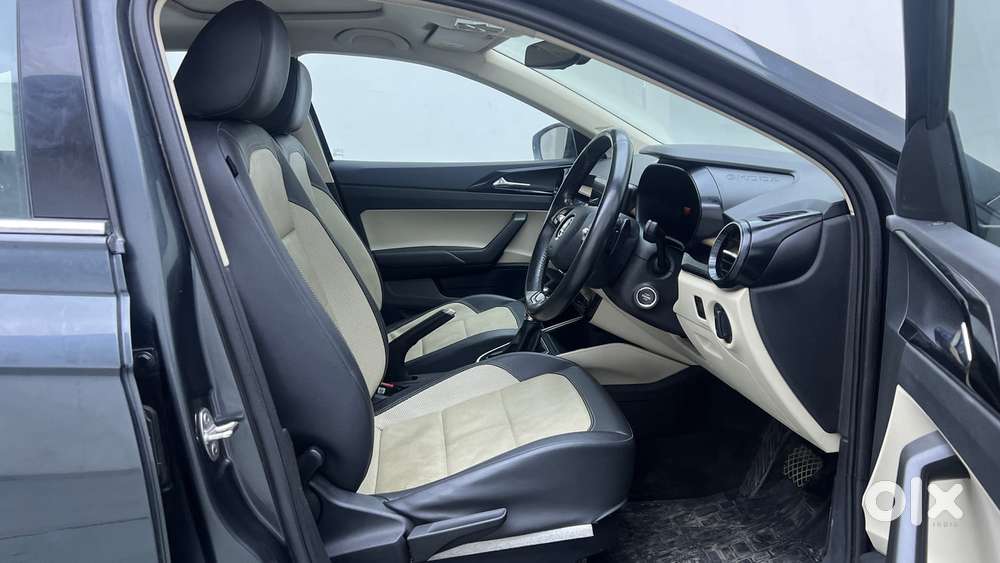 Skoda Slavia Style 1.0l Tsi At, 2022, Petrol