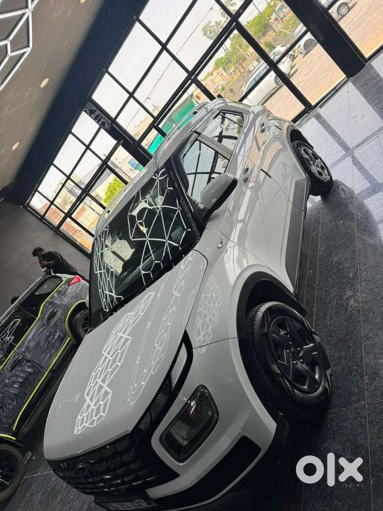 Hyundai Venue Petrol 2024