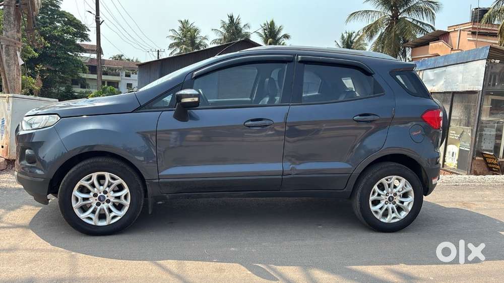 Good Condition Showroom History Available 80%tyre Diesel Vehicle