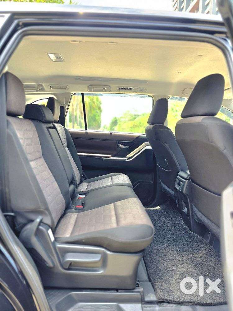 Toyota Innova Hycross 2.0 Vx Hybrid 8 Str, 2025, Petrol