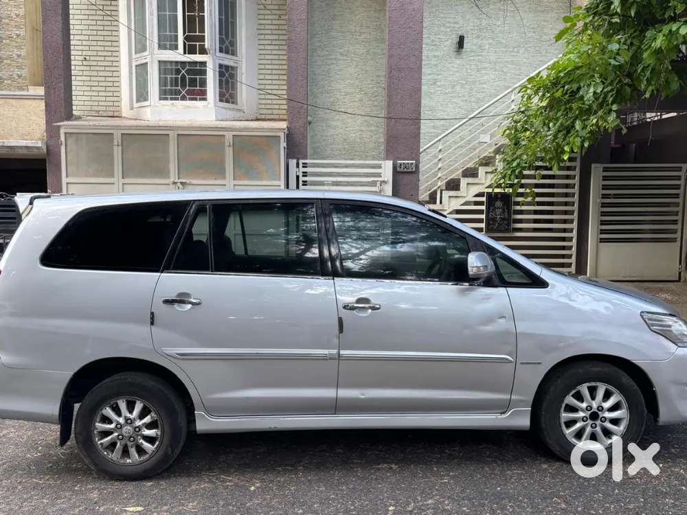 Toyota Innova 2012 Diesel Well Maintained