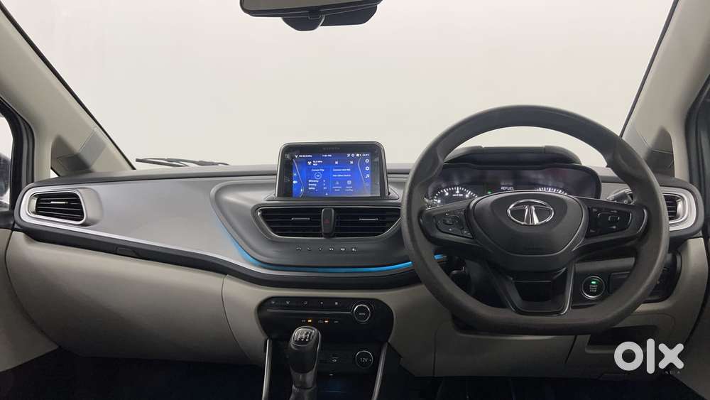Tata Altroz Xz, 2022, Petrol