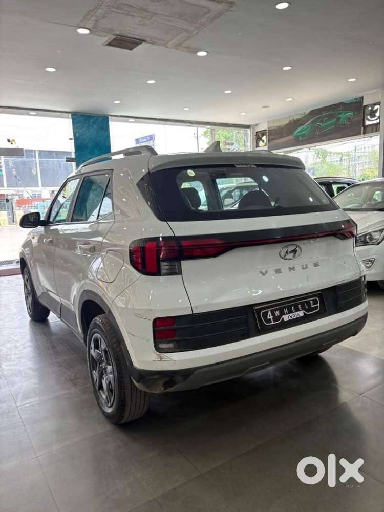 Hyundai Venue 1.2 S (o), 2025, Petrol