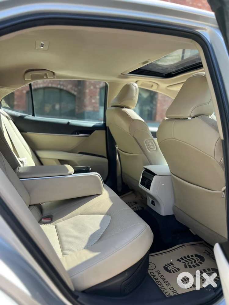 Toyota Camry Hybrid, 2022, Petrol