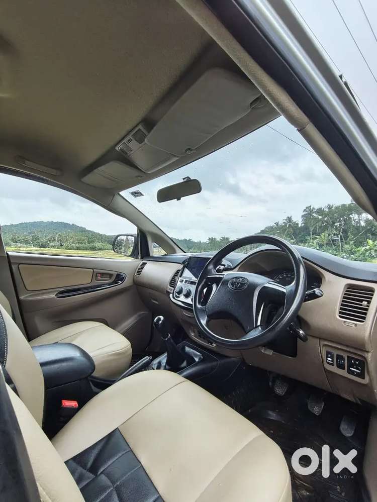 Toyota Innova 2016