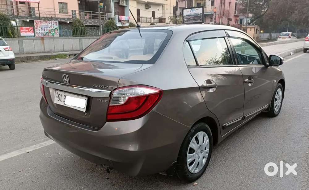 Honda Amaze 2016 Cng & Petrol Well Maintained Car