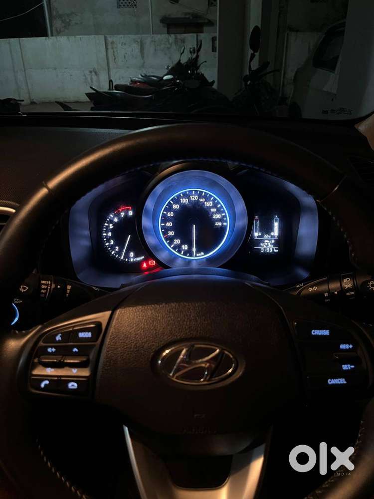 Single Owner_hyundai Venue Sx 1.0 Turbo Petrol Manual_dec21_31,000km