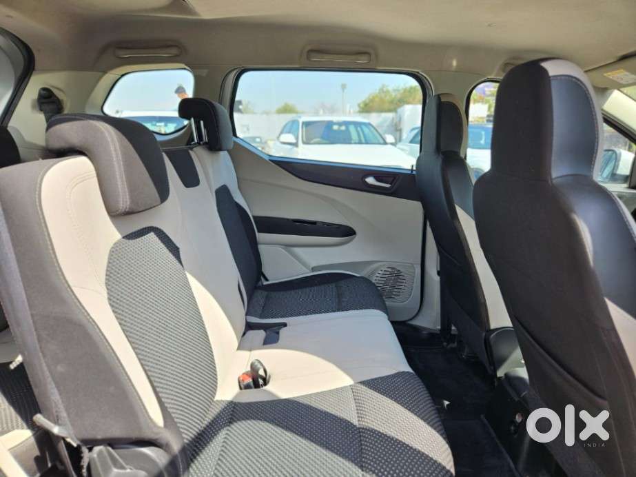 Renault Triber Rxz, 2022, Petrol