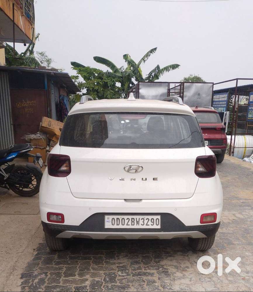 Hyundai Venue 2022 Petrol Well Maintained