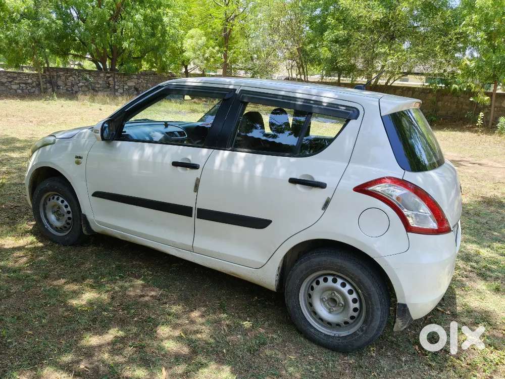 Maruti Suzuki Swift 2017 Diesel 72000 Km Driven