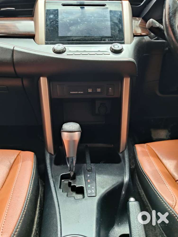 Toyota Innova Crysta 2.8z Automatic, 2016, Diesel