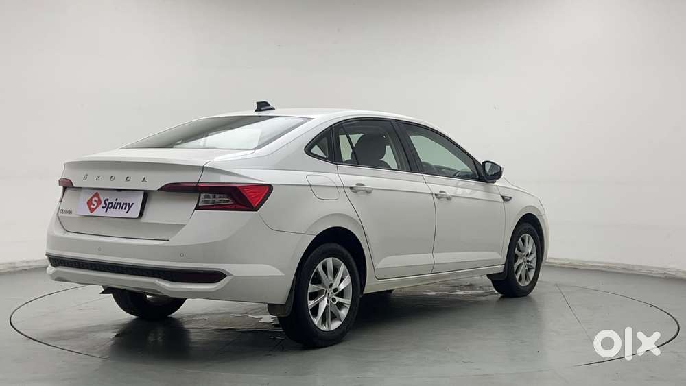 Skoda Slavia Ambition 1.0l Tsi At, 2022, Petrol