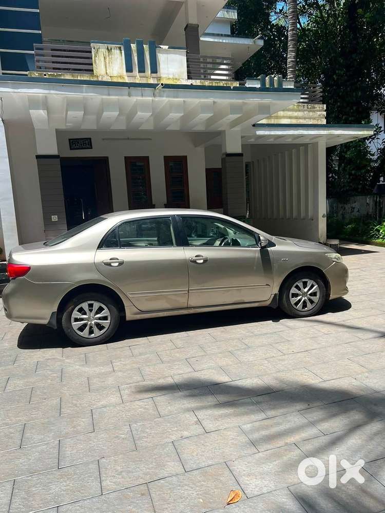 Toyota Corolla Altis 2010