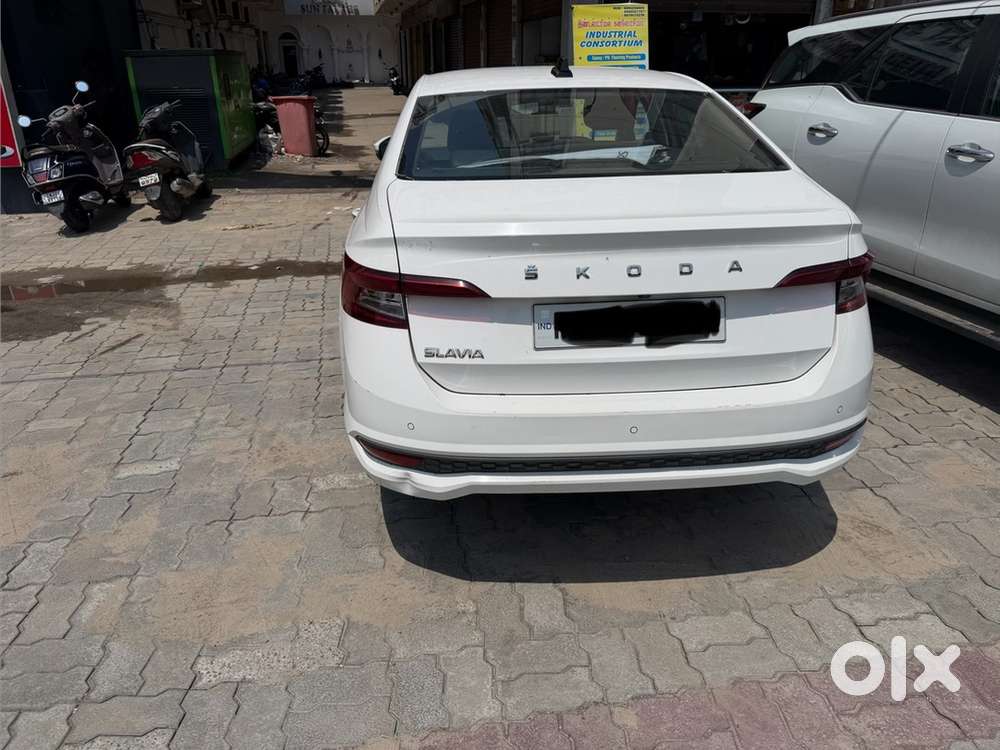 Skoda Slavia Petrol 2023