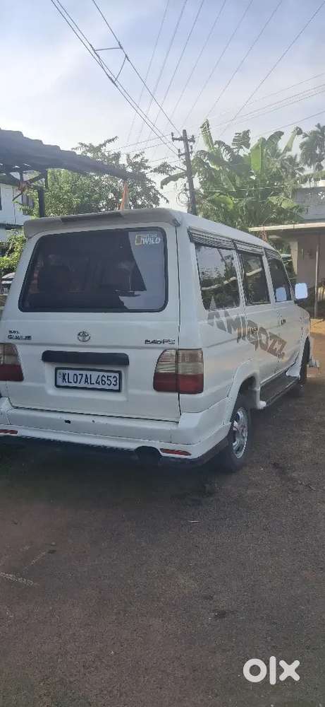 Toyota Qualis 2003