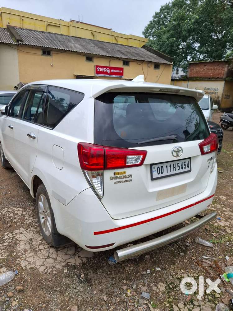Toyota Innova Crysta 2.4 V, 2016