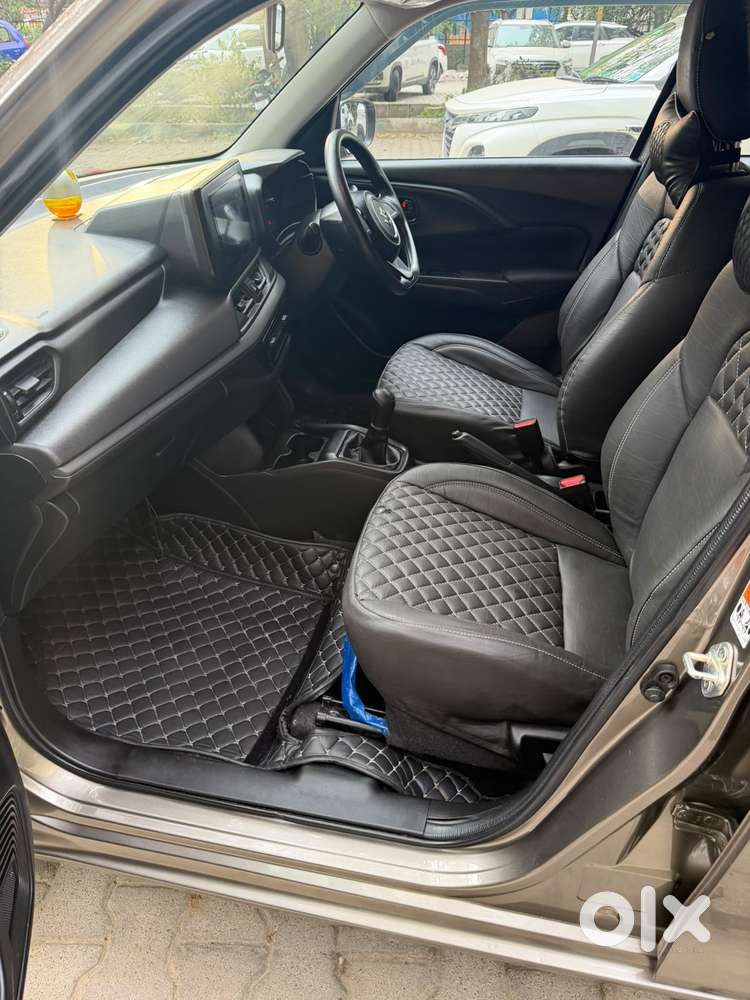 Maruti Suzuki Swift 1.2 Lxi (o), 2024, Petrol