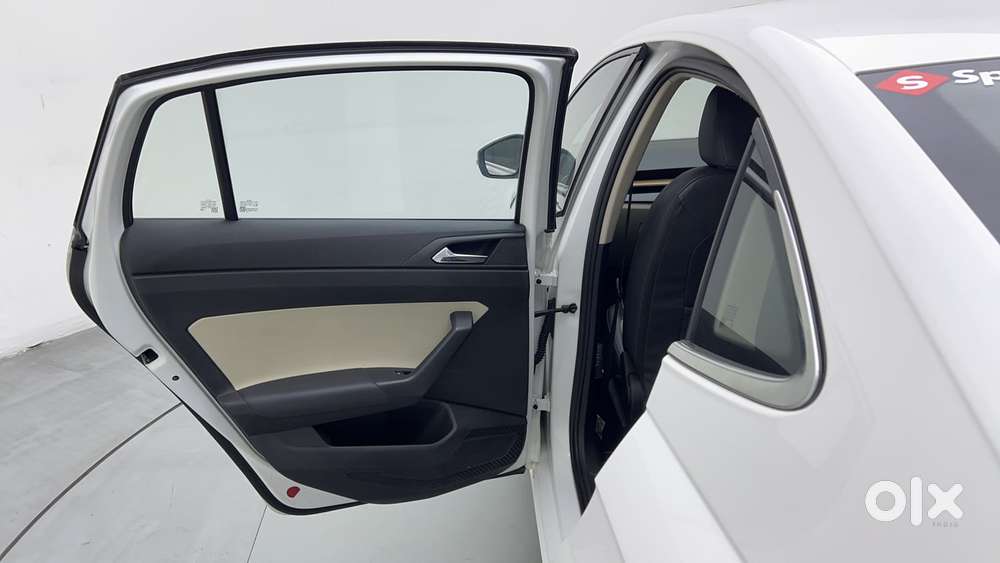 Skoda Slavia Style 1.0l Tsi At, 2022, Petrol