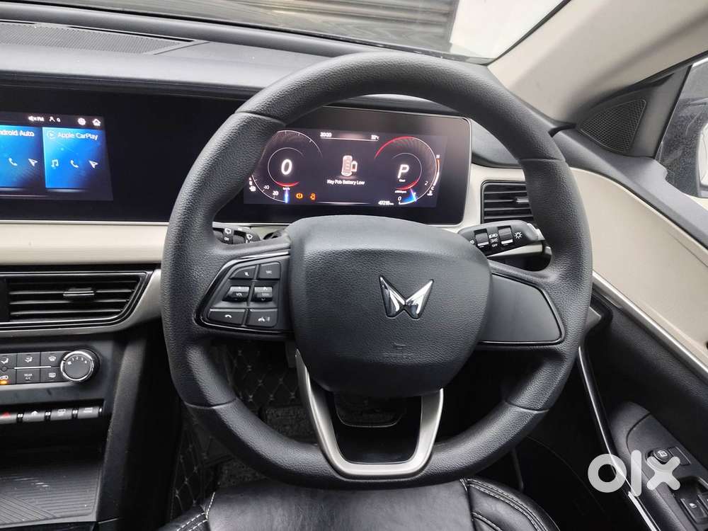 Mahindra Xuv700 2.2 Ax 5 Diesel At 7 Str, 2023, Diesel
