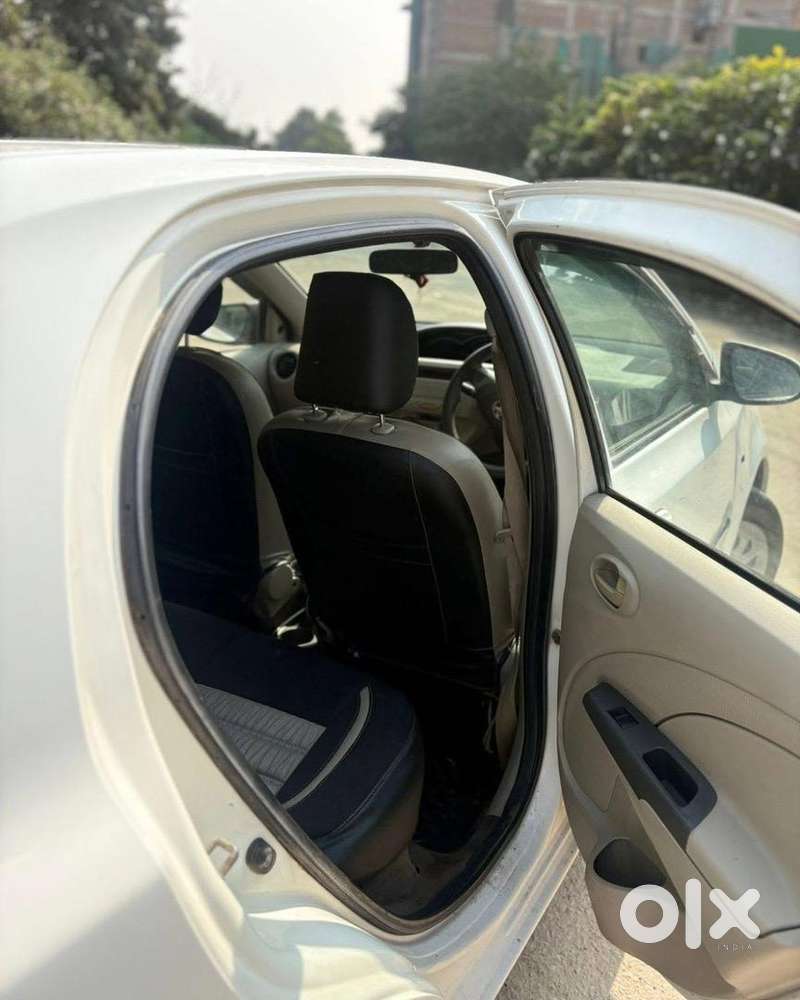 Toyota Etios Liva 2015 Petrol Well Maintained