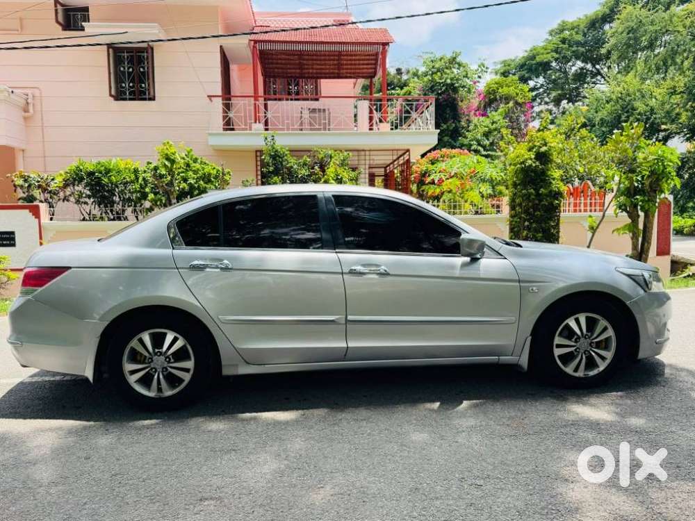 Honda Accord 2.4 Elegance Manual, 2010, Petrol