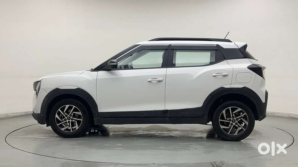 Mahindra Xuv 3xo Ax5 Pm Mt, 2024, Petrol