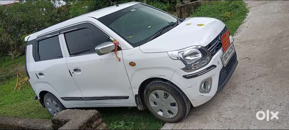 कार अच्छी है सिर्फ एक हाथ का चला हुआ है ,,