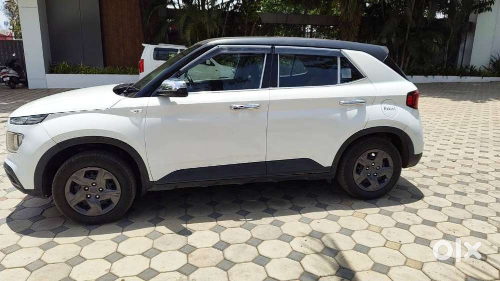 Hyundai Venue E 1.2 Petrol, 2019, Cng & Hybrids