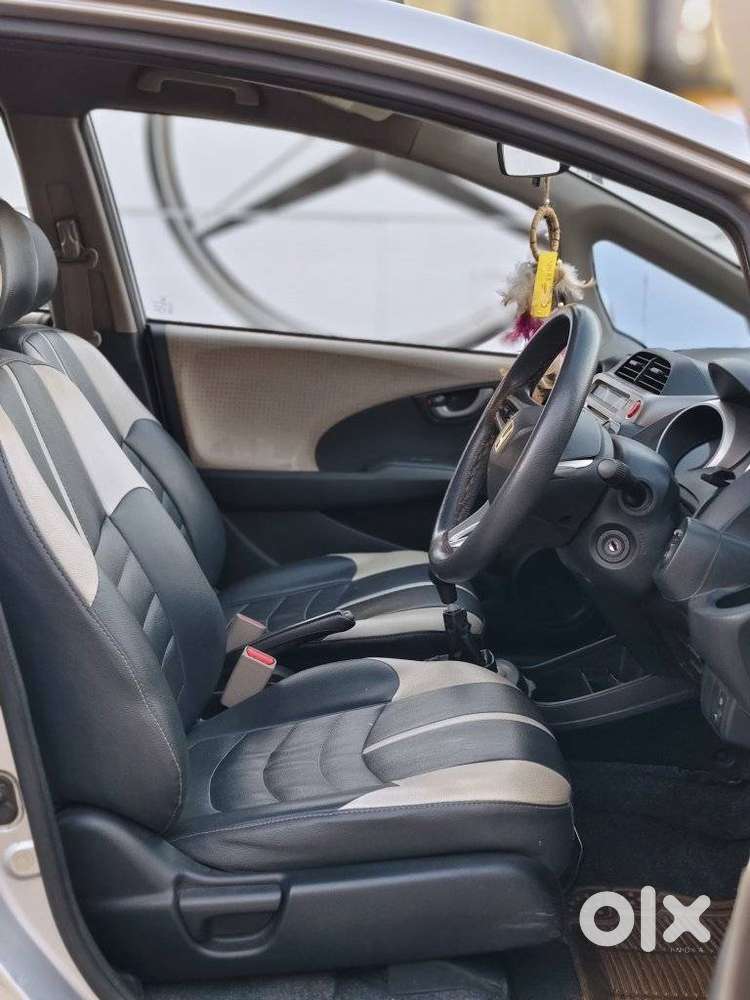 Honda Jazz V Mt Privilege, 2011, Petrol