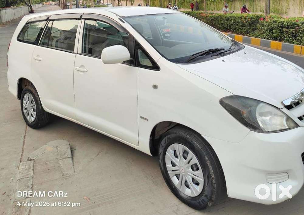 Toyota Innova 2009-2011 2.0 G4 Petrol 8-seater, 2007, Petrol