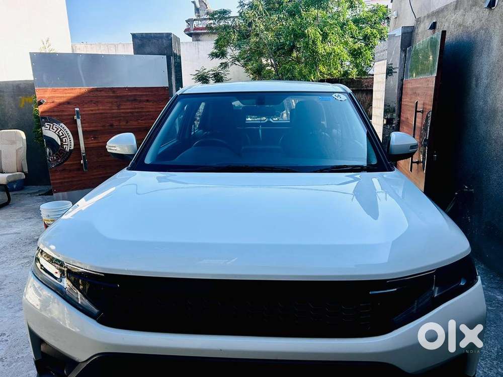 Maruti Suzuki Brezza 2023 Petrol 16000 Km Driven