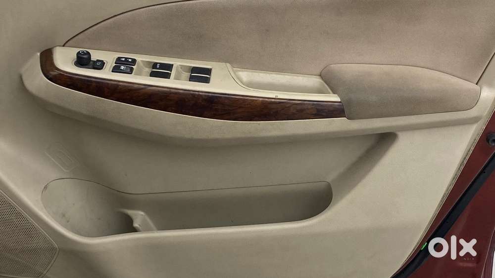 Maruti Suzuki Swift Dzire Zxi + Amt, 2018, Petrol