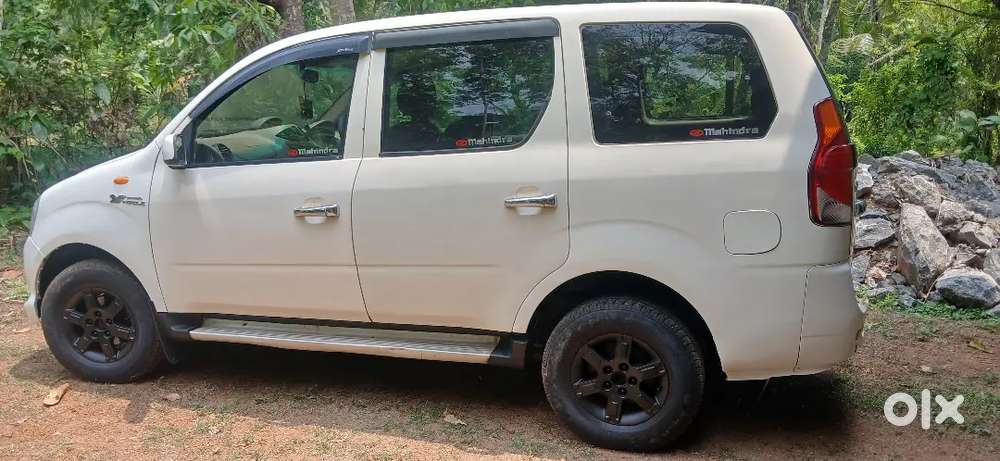 Mahindra Xylo 2011