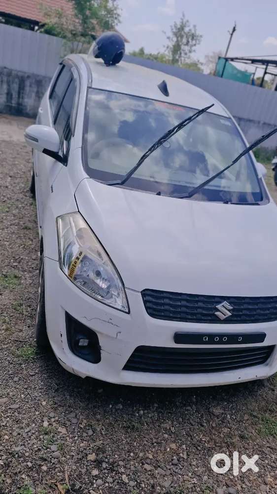 Ertiga White Color Cng Good Condition Tire New