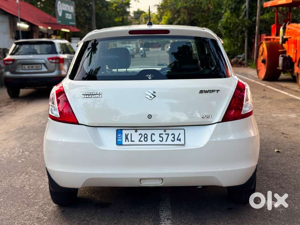 Maruti Suzuki Swift 1.2 Lxi (o), 2017, Petrol