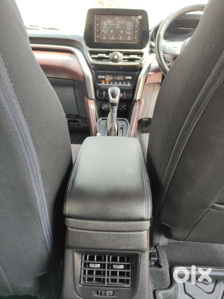 Maruti Suzuki Grand Vitara 1.5 Delta Smart Hybrid At, 2024, Petrol