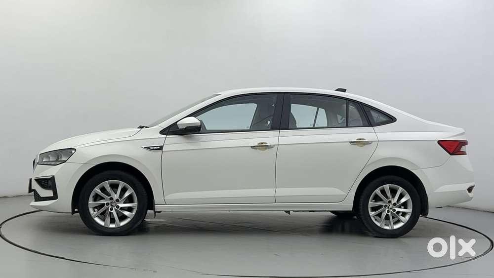 Skoda Slavia Ambition 1.0l Tsi Mt, 2022, Petrol