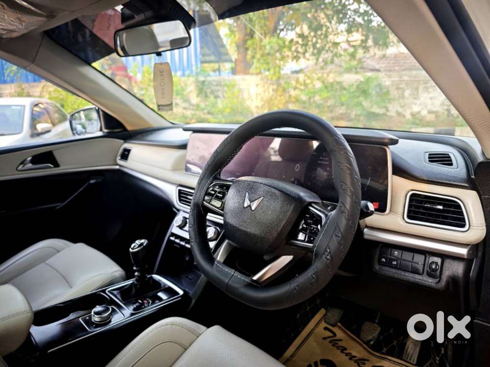 Mahindra Xuv700 2.2 Ax 7 Diesel Mt Luxury Pack Str, 2023, Diesel