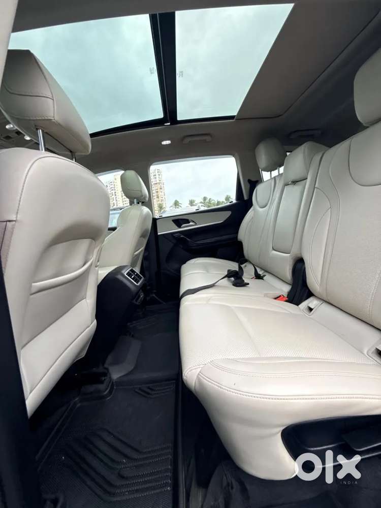 Mahindra Xuv700 2.2 Ax 7 Diesel Mt Luxury Pack Str, 2023, Diesel