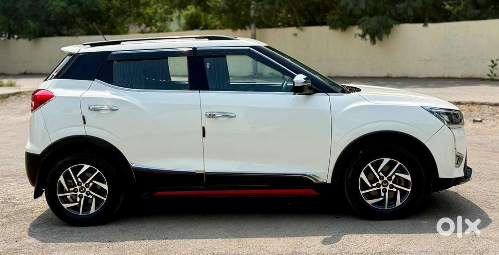 Mahindra Xuv300 W8 (o) 1.5 Diesel Amt, 2023, Diesel