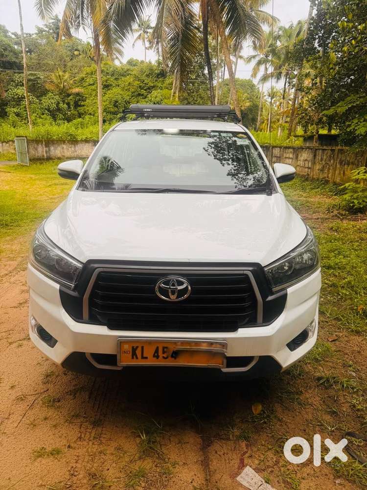 Toyota Innova Crysta 2.4 G Plus Mt 8 Str, 2024, Diesel