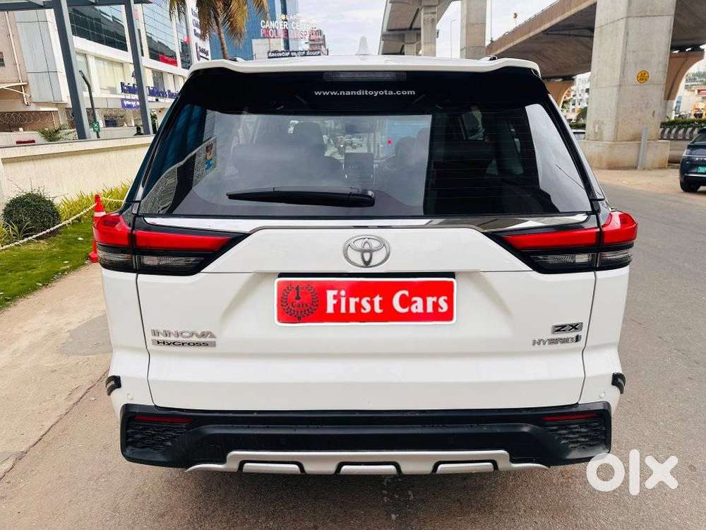 Toyota Innova Hycross 2.0 Zx (o) Hybrid 7 Str, 2023, Petrol