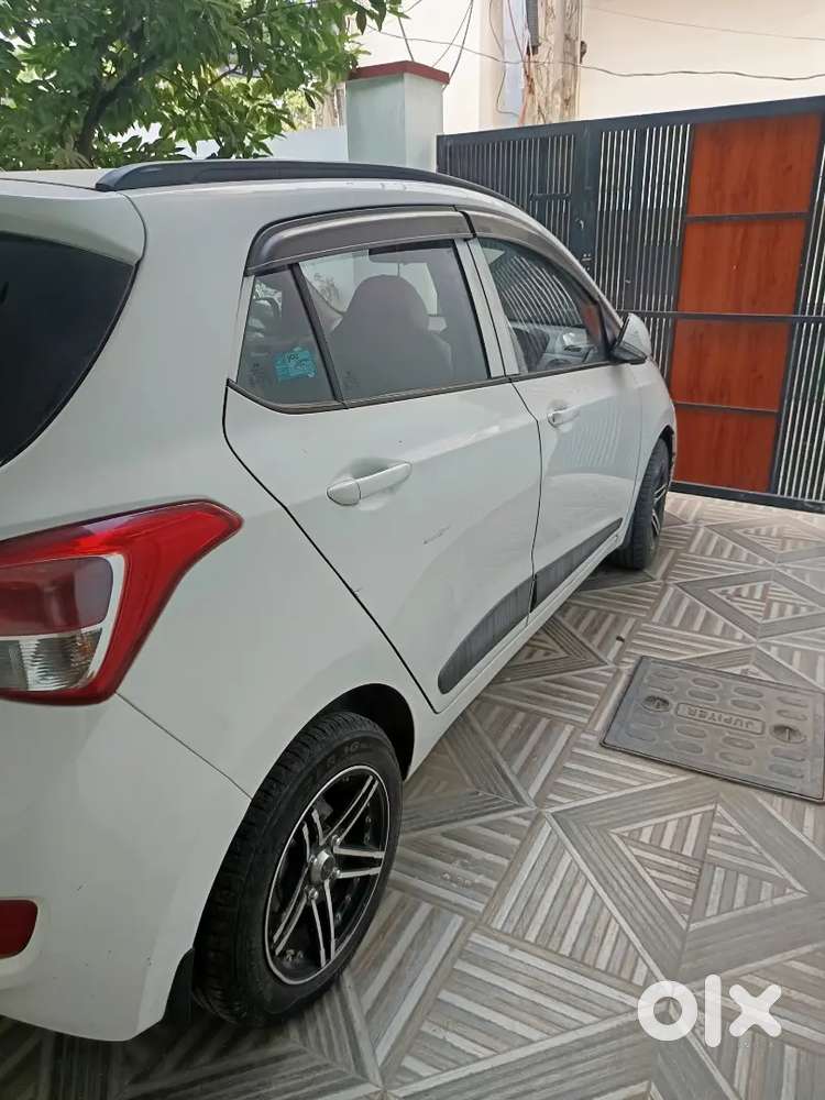 Hyundai Grand I10 Sportz 2015