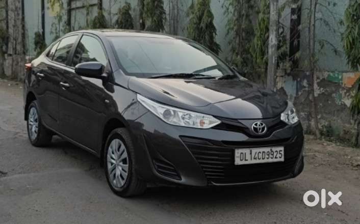 Toyota Yaris J Cvt, 2018, Petrol