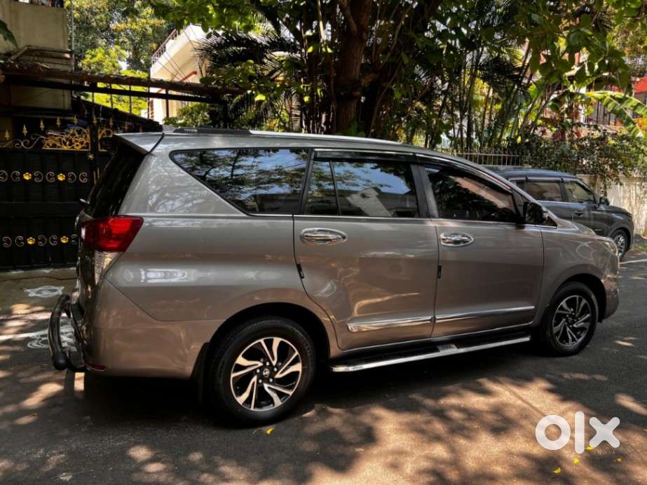 Toyota Innova Crysta 2.4 V 7 Str, 2023, Diesel