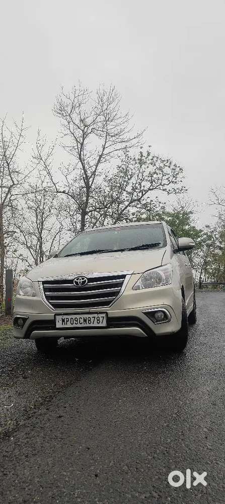 Toyota Innova 2.5 Z 2014