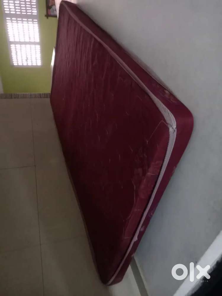 New matress for sell only 1800/