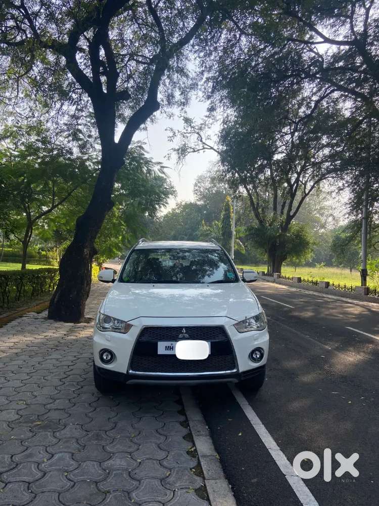 Mitsubishi Outlander Petrol 2011