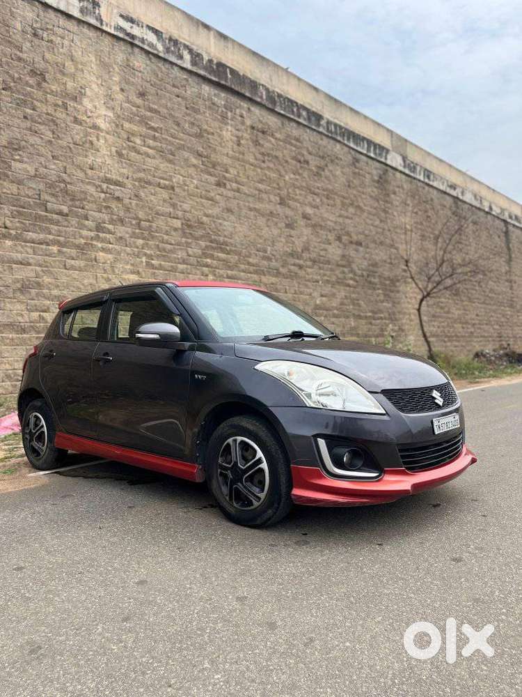 Maruti Suzuki Swift Vxi 1.2 Abs Bs-iv, 2016, Petrol