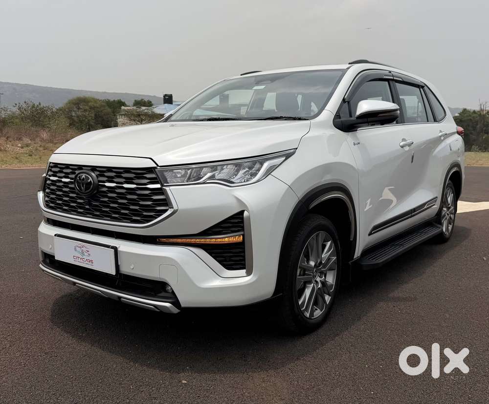 Toyota Innova Hycross 2.0 Zx (o) Hybrid 7 Str, 2025, Petrol